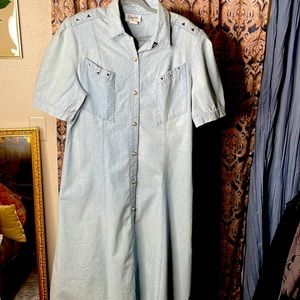 Vintage 100 percent cotton dress . With metal stones and pearl buttons.